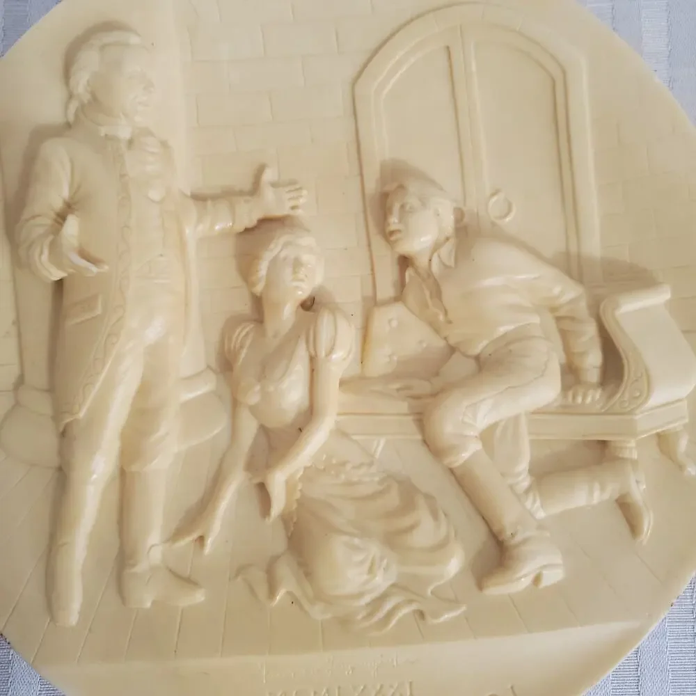 Vtg Alabaster Plates 